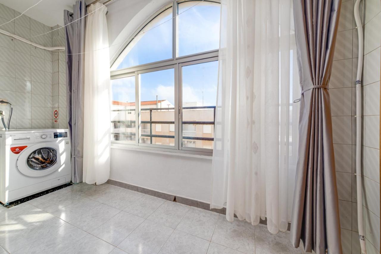 Cozy Apartment Near The Sea Torrevieja Exterior foto