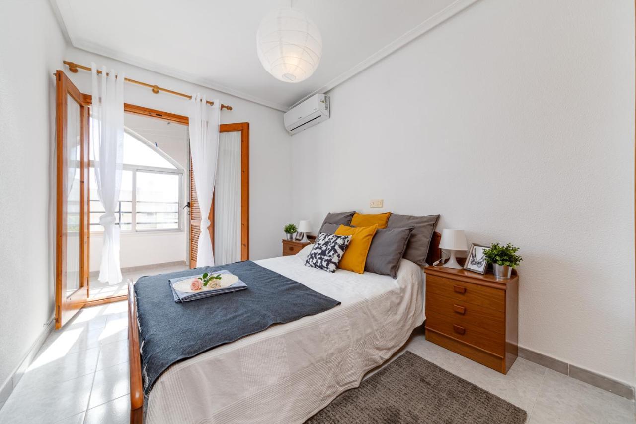 Cozy Apartment Near The Sea Torrevieja Exterior foto