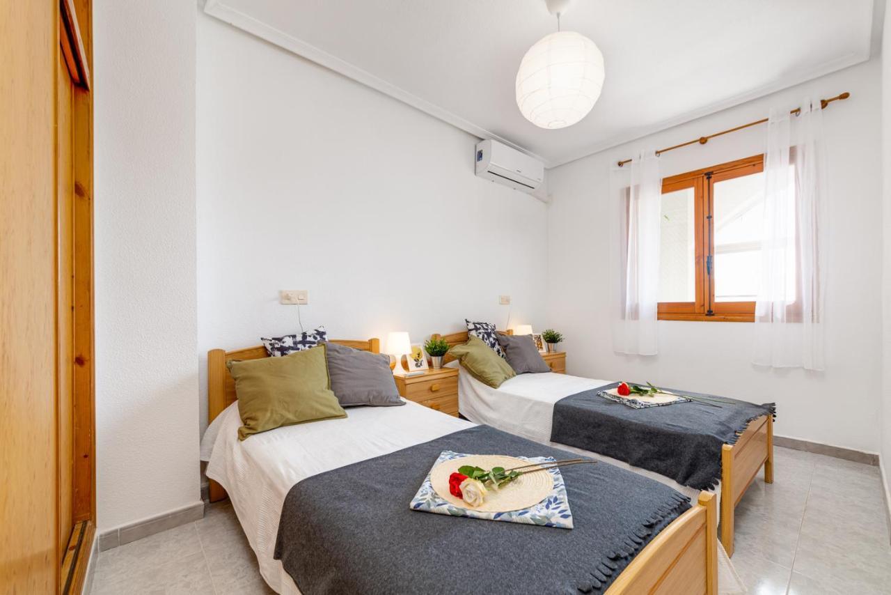 Cozy Apartment Near The Sea Torrevieja Exterior foto
