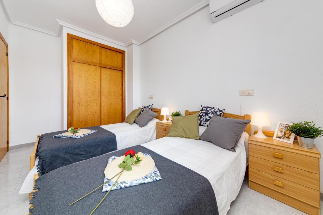 Cozy Apartment Near The Sea Torrevieja Exterior foto
