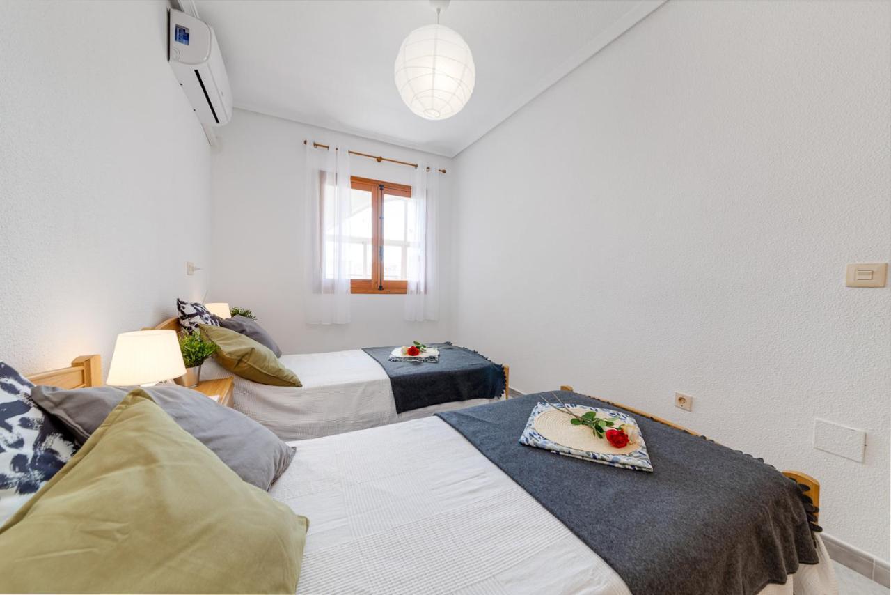 Cozy Apartment Near The Sea Torrevieja Exterior foto